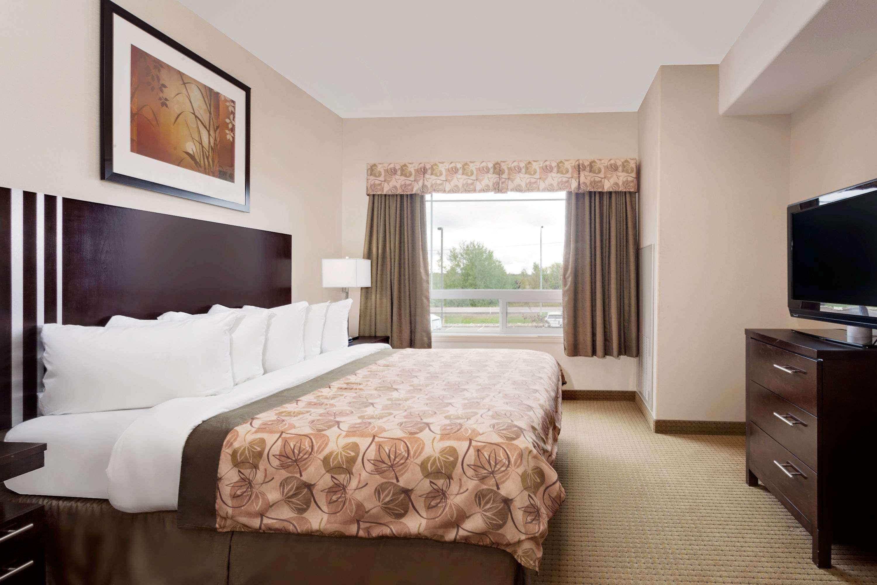 Ramada By Wyndham Lac La Biche Luaran gambar