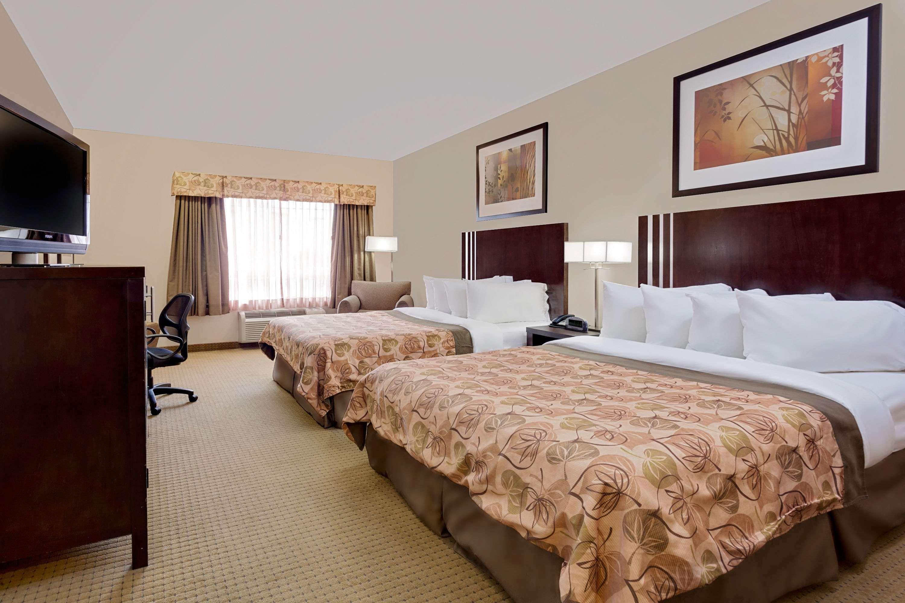 Ramada By Wyndham Lac La Biche Luaran gambar