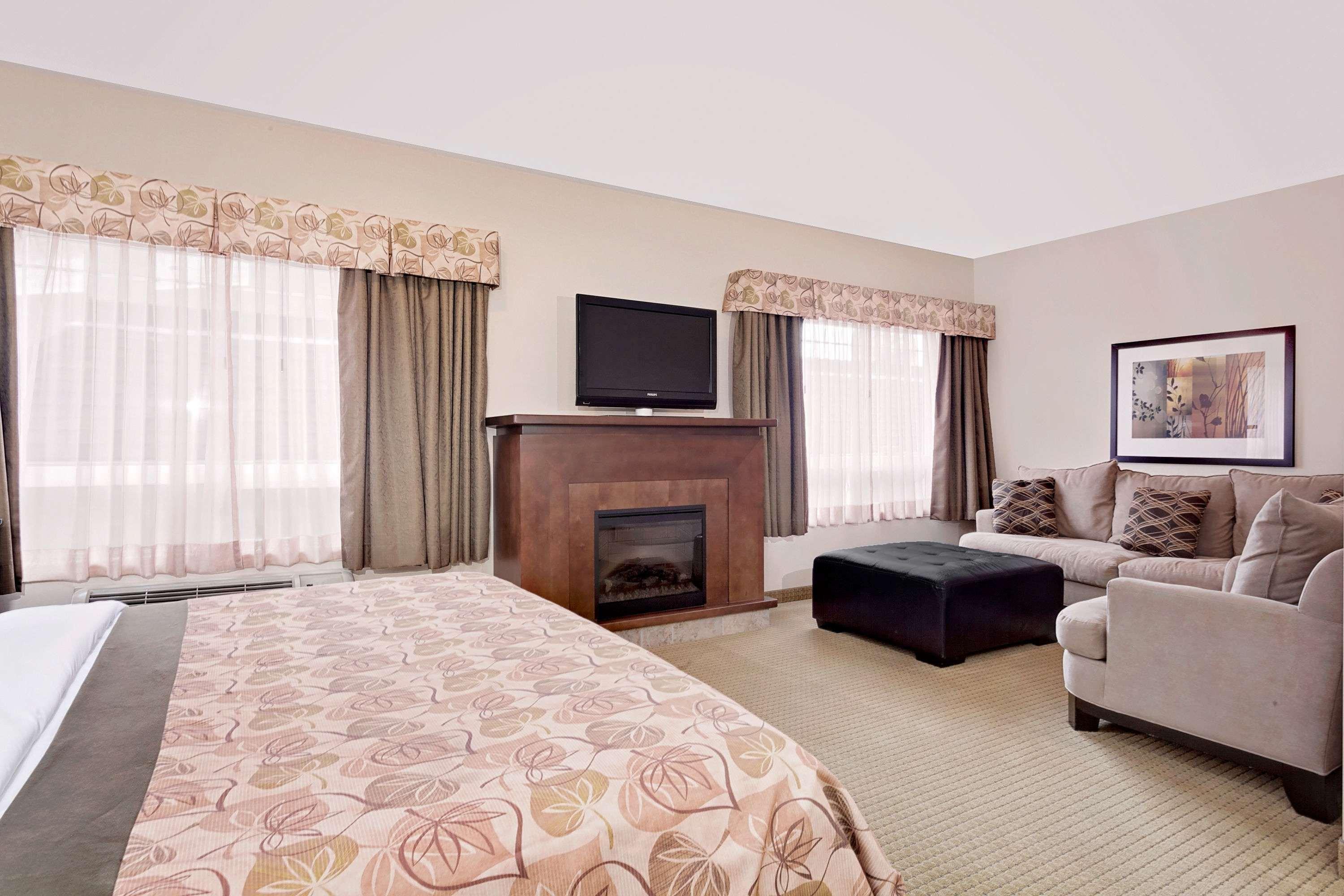 Ramada By Wyndham Lac La Biche Luaran gambar