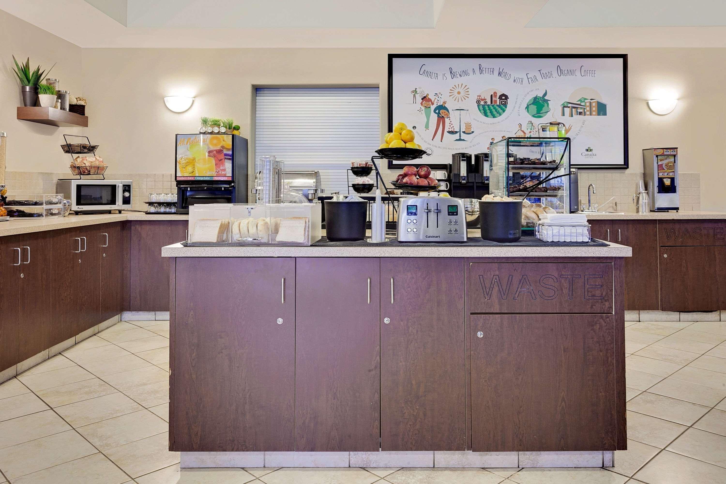 Ramada By Wyndham Lac La Biche Luaran gambar