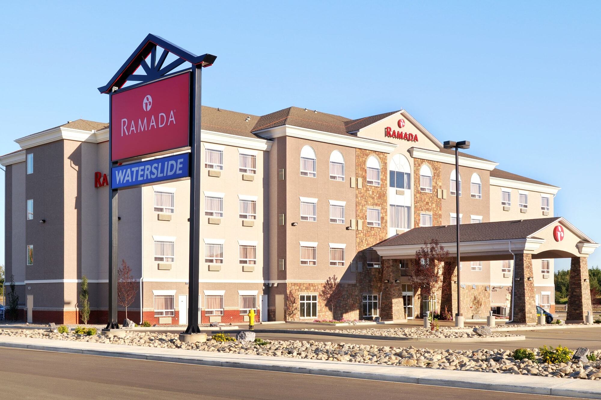 Ramada By Wyndham Lac La Biche Luaran gambar