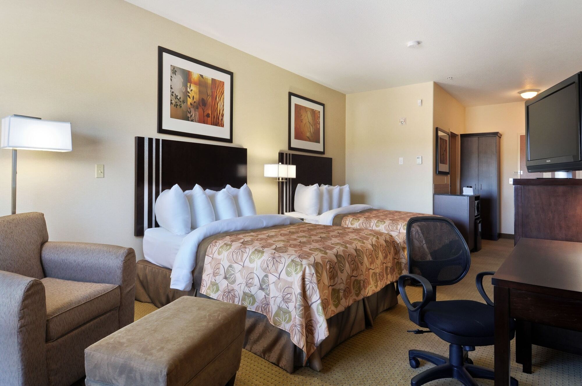 Ramada By Wyndham Lac La Biche Luaran gambar